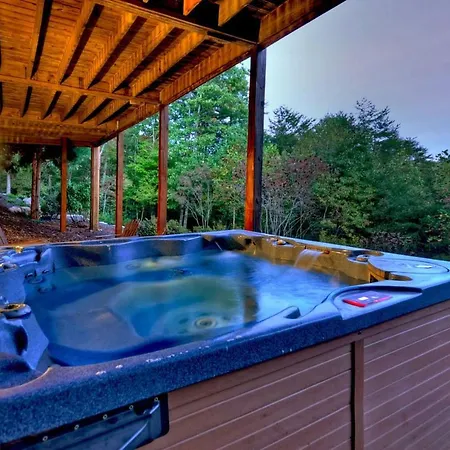 Aska Adventure Lodge